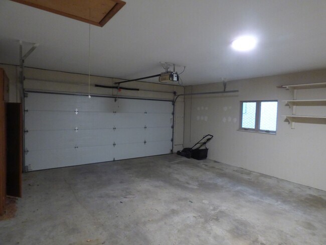 Building Photo - Beautiful Home in Longmont Estates
