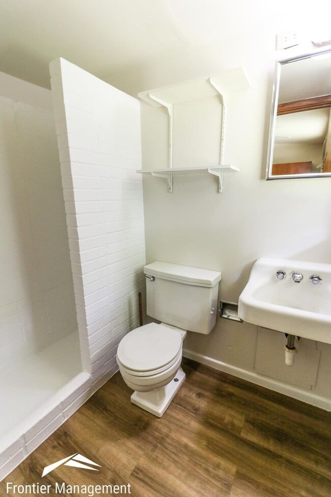 Building Photo - Unique Studio Apartment Located in East Manhattan!