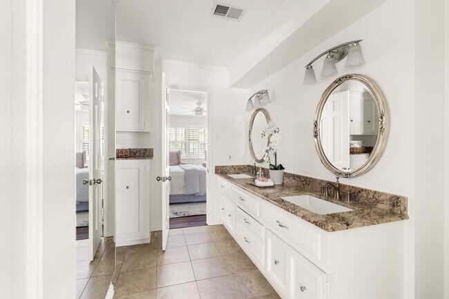 Building Photo - 11739 Wood Ln