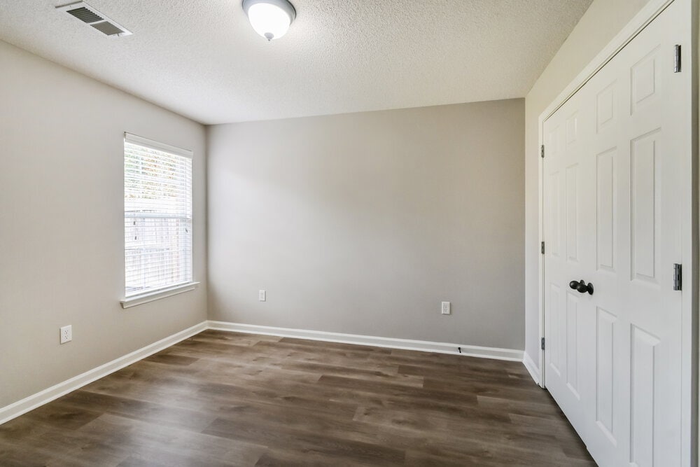 Building Photo - 4331 Genevieve Dr