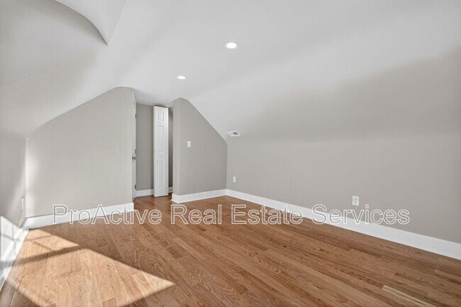 Building Photo - 1329 Cedar Ln