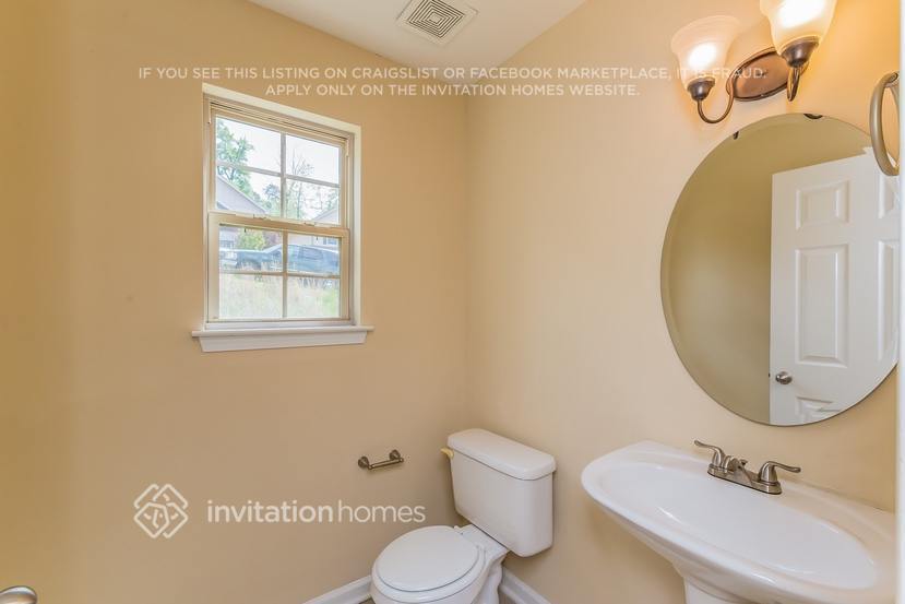 Building Photo - 123 Village Pkwy