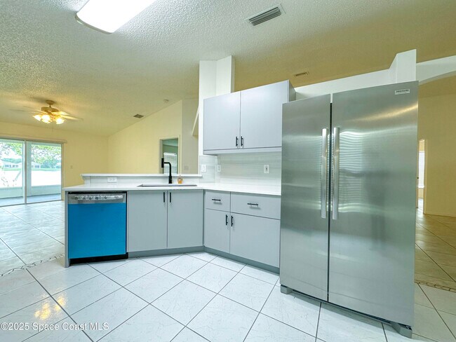 Building Photo - 2406 Deercroft Dr