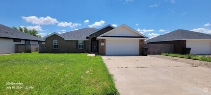 Building Photo - IMPRESSIVE LARGE HOME IN NORTHEAST CLOVIS