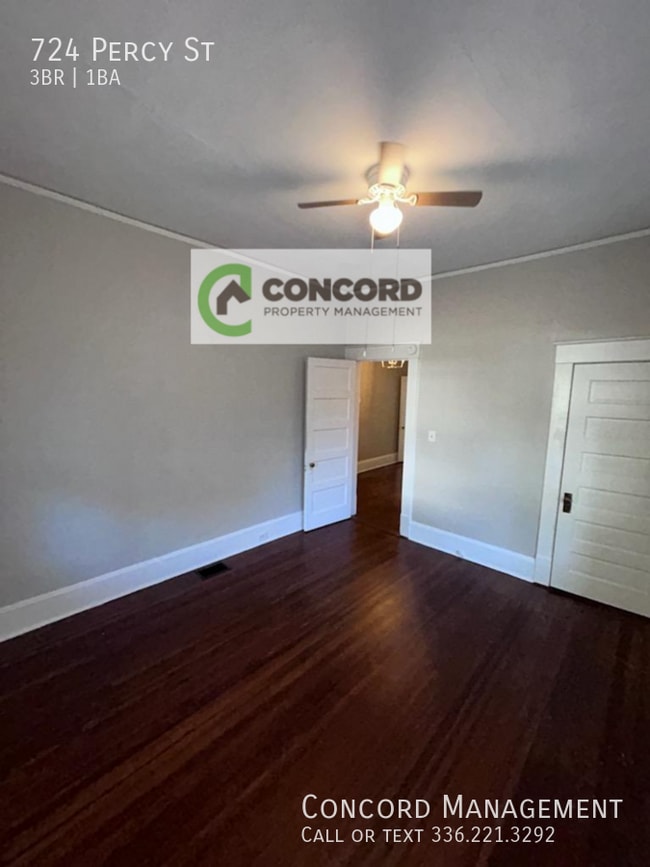 Building Photo - 724 Percy St