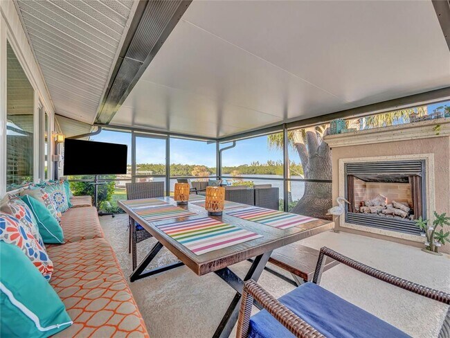 Building Photo - 10432 Sandpiper Rd W