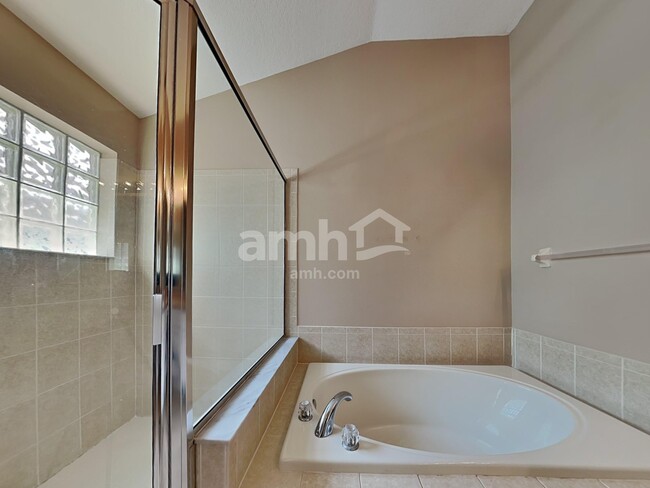 Building Photo - 9827 White Barn Way