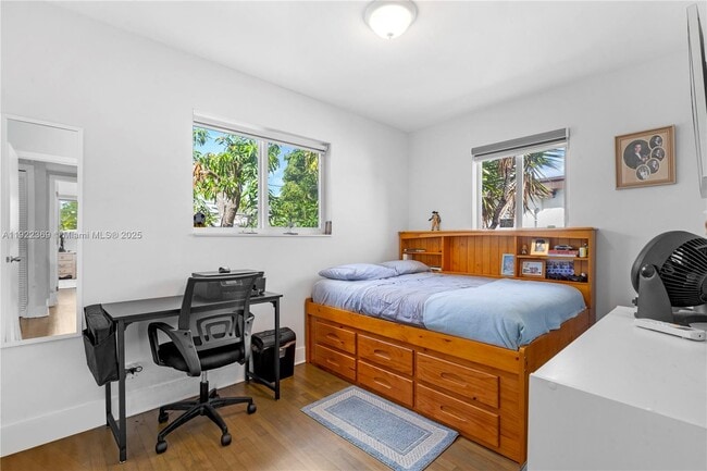 Building Photo - 7915 SW 23rd St