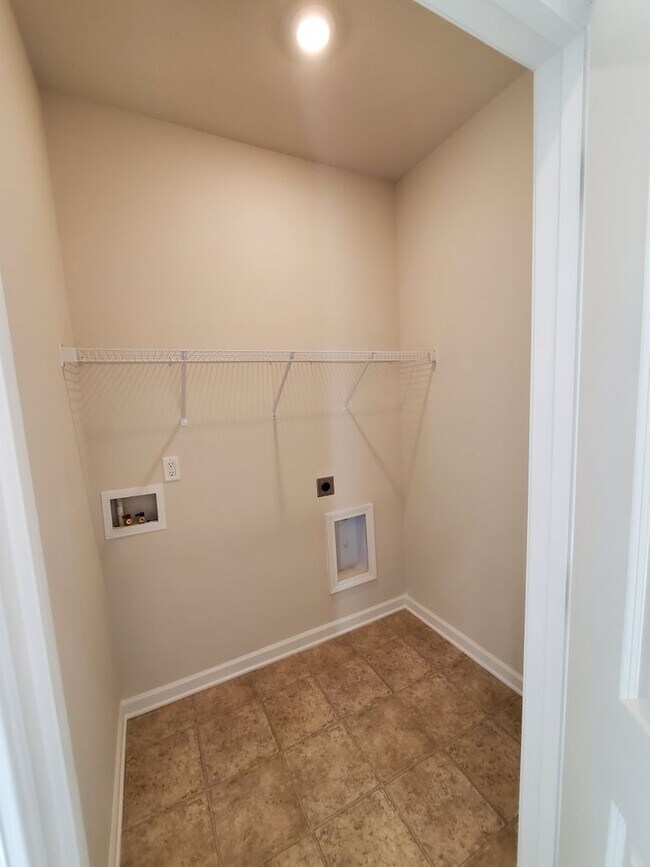 Building Photo - 7421 Sienna Heights Pl