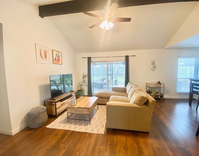 Building Photo - 303 Craigmont Dr