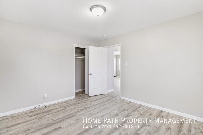 Building Photo - 147 S Grand Ave