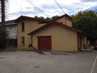 Building Photo - 5 Bedroom 3.25 Bath Close to UC, hiking, m...