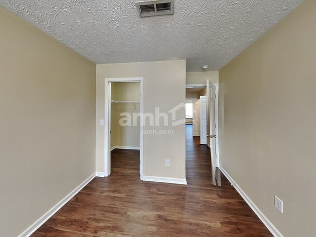 Building Photo - 3848 Sugarbark Dr