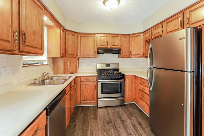 Building Photo - 1504 Manor Cir