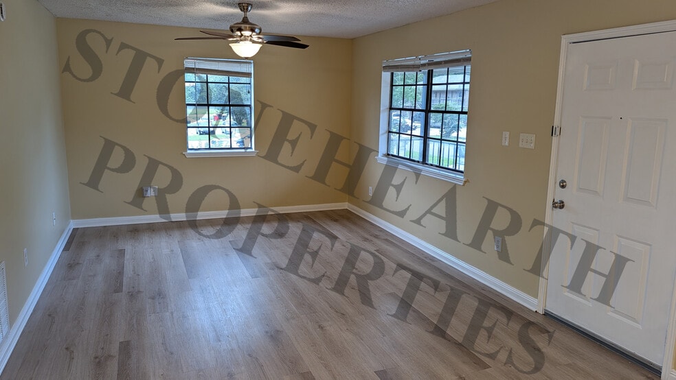 Building Photo - 105 VIEUX ORLEANS CIR