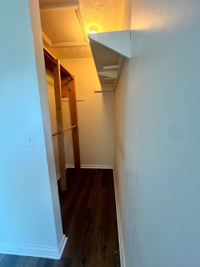 Building Photo - Great Duplex for Rent
