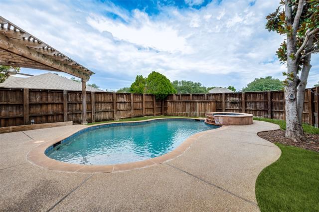 Building Photo - 4621 Hinton Dr