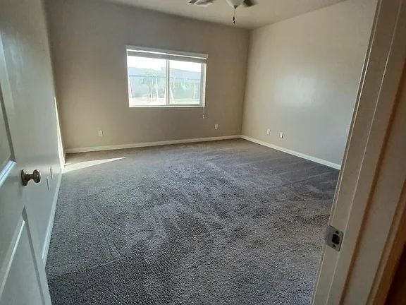 Building Photo - "Charming 3-Bed Oasis with 2 Baths & 1749 Sq Ft of Comfort in Bakersfield!"