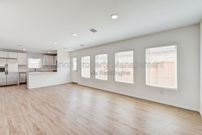 Building Photo - 7418 Clover Chase Dr