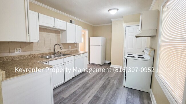 Building Photo - 4 Bed, 1 Bath Home available now!