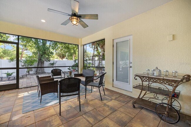 Building Photo - 2339 Datura St
