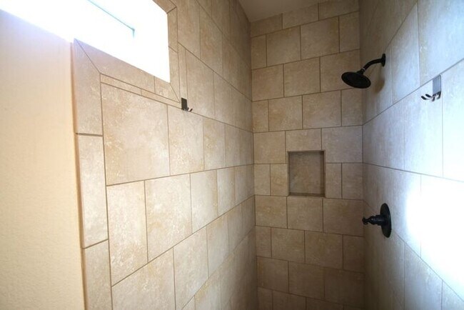Building Photo - Ready Now! 3BD/2BA Home in Benbrook | Vaulted Ceilings | Gourmet Kitchen | 2-Car Garage | Landsca...