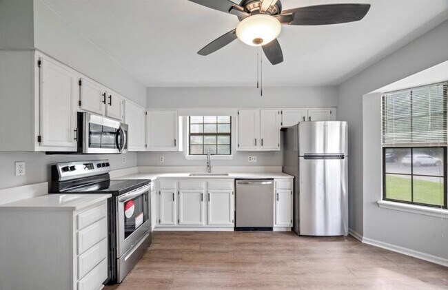 Building Photo - 1761 Skiffes Creek Cir