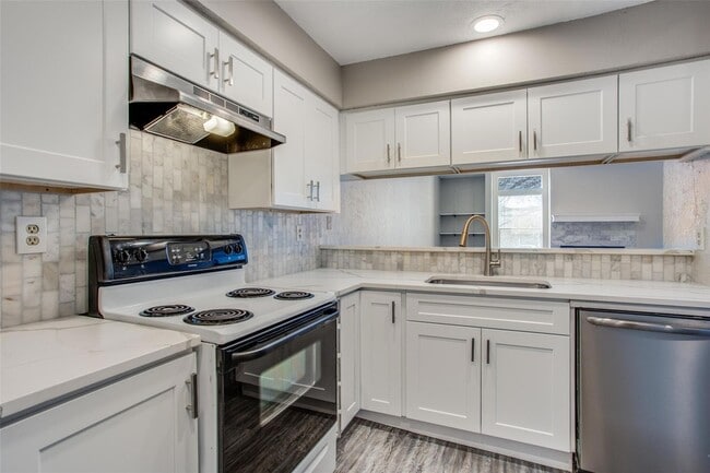 Building Photo - 5301 Indio Cove