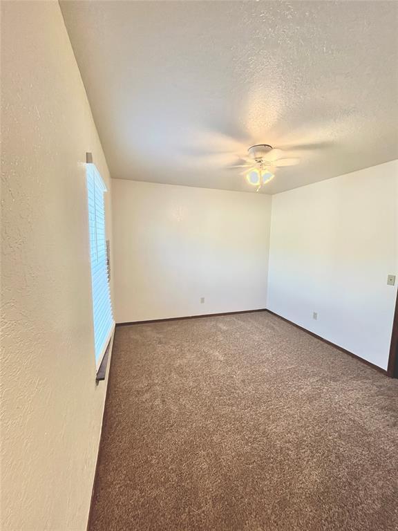 Building Photo - 1901 E Lindsey St