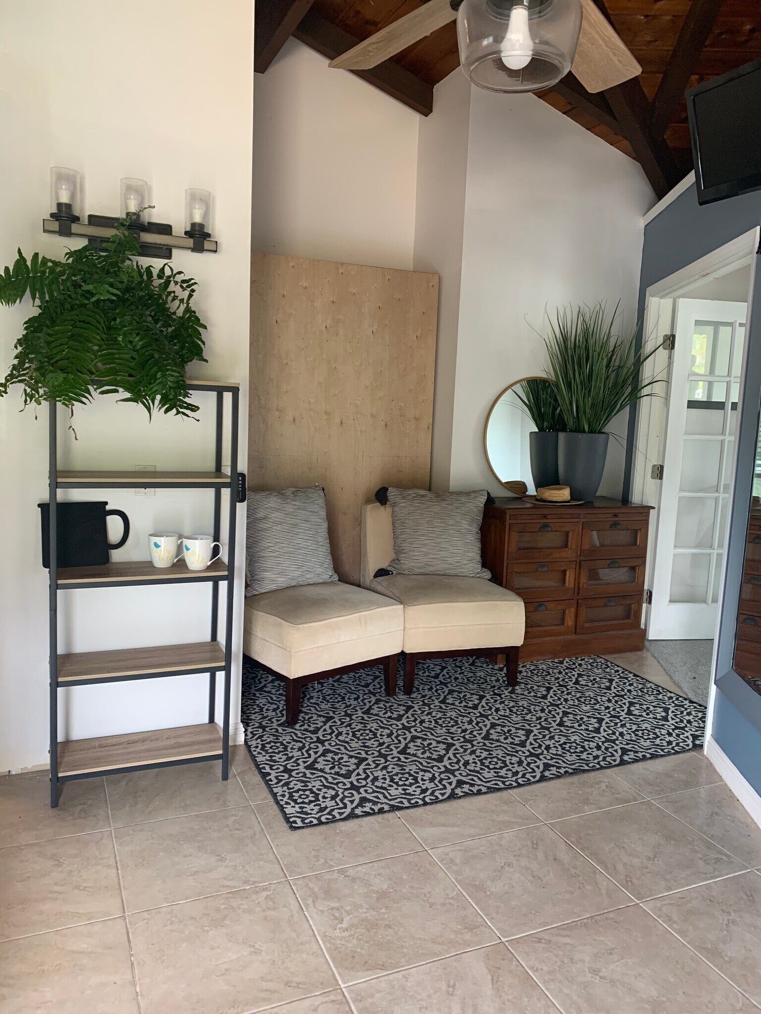 Building Photo - 1409 Auauki St