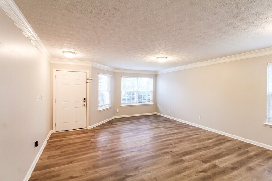 Building Photo - 1030 Eatonton Way