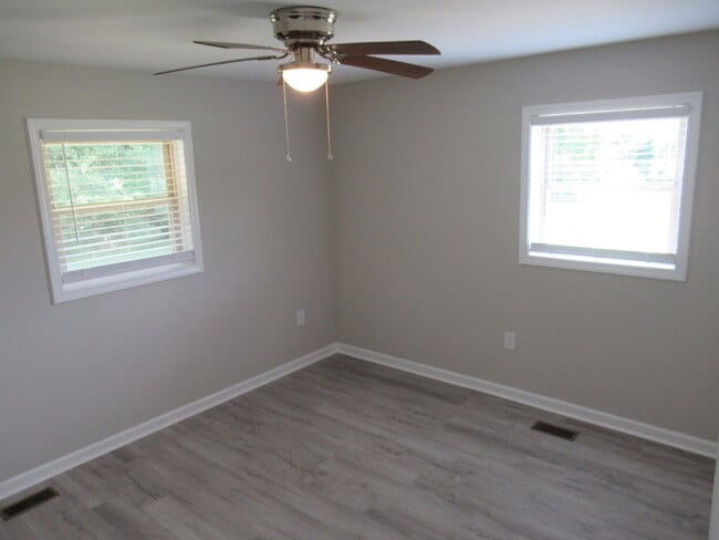 Building Photo - Newly Renovated Duplexes in Lincolnton – N...