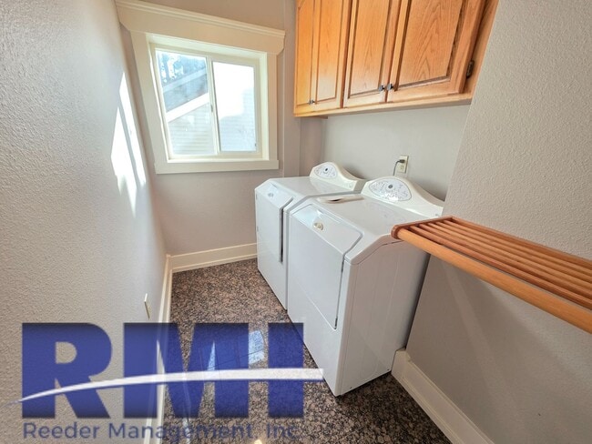 Building Photo - Waterfront Oasis!!!!