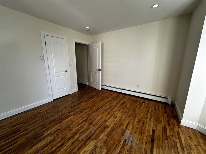 Building Photo - 305 Princeton St