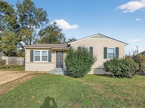 Building Photo - 896 Pawnee Ave
