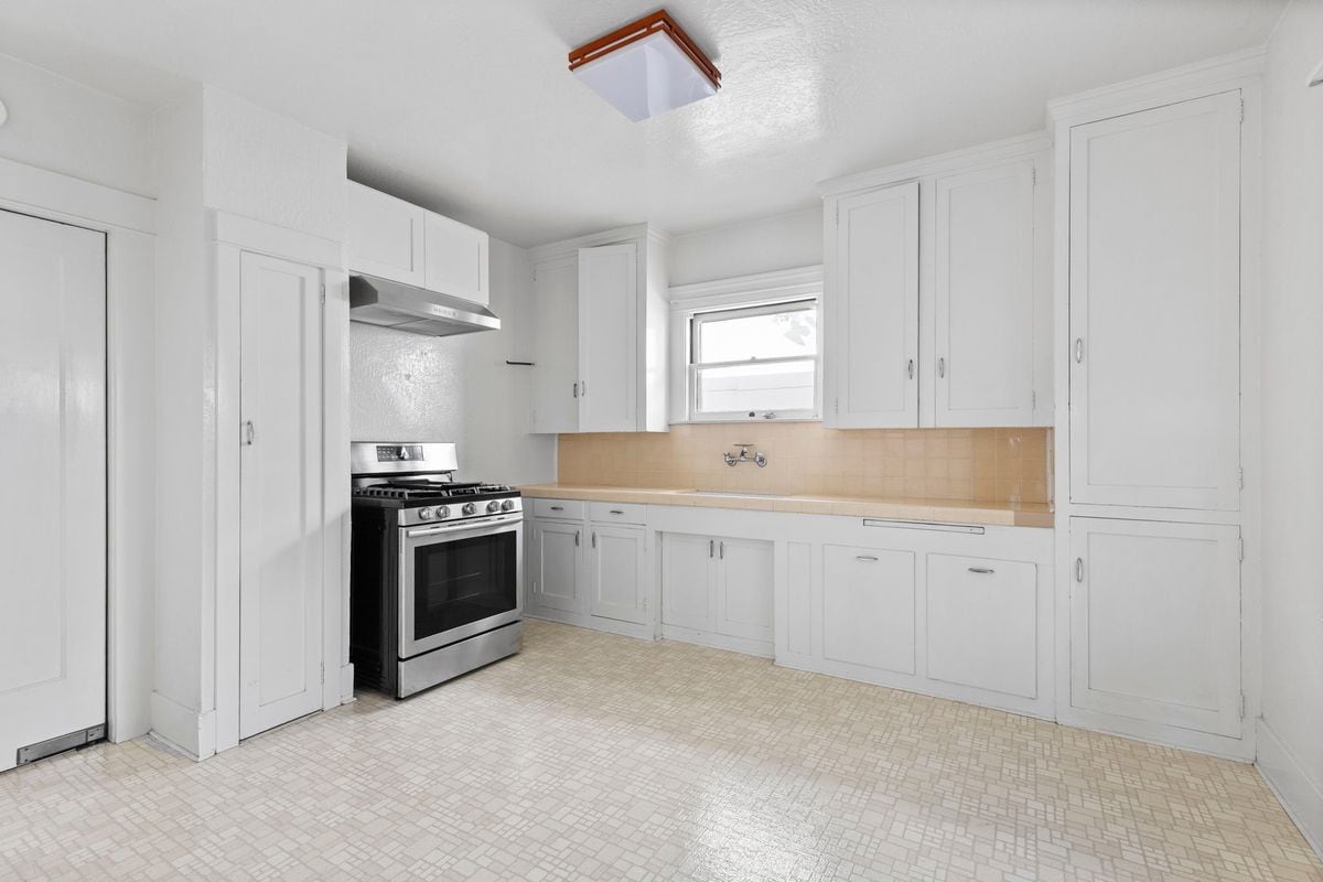 Building Photo - 205 Court St