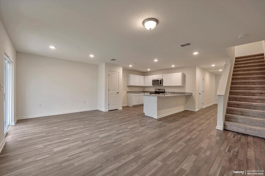 Building Photo - 45105 Red Brick Dr