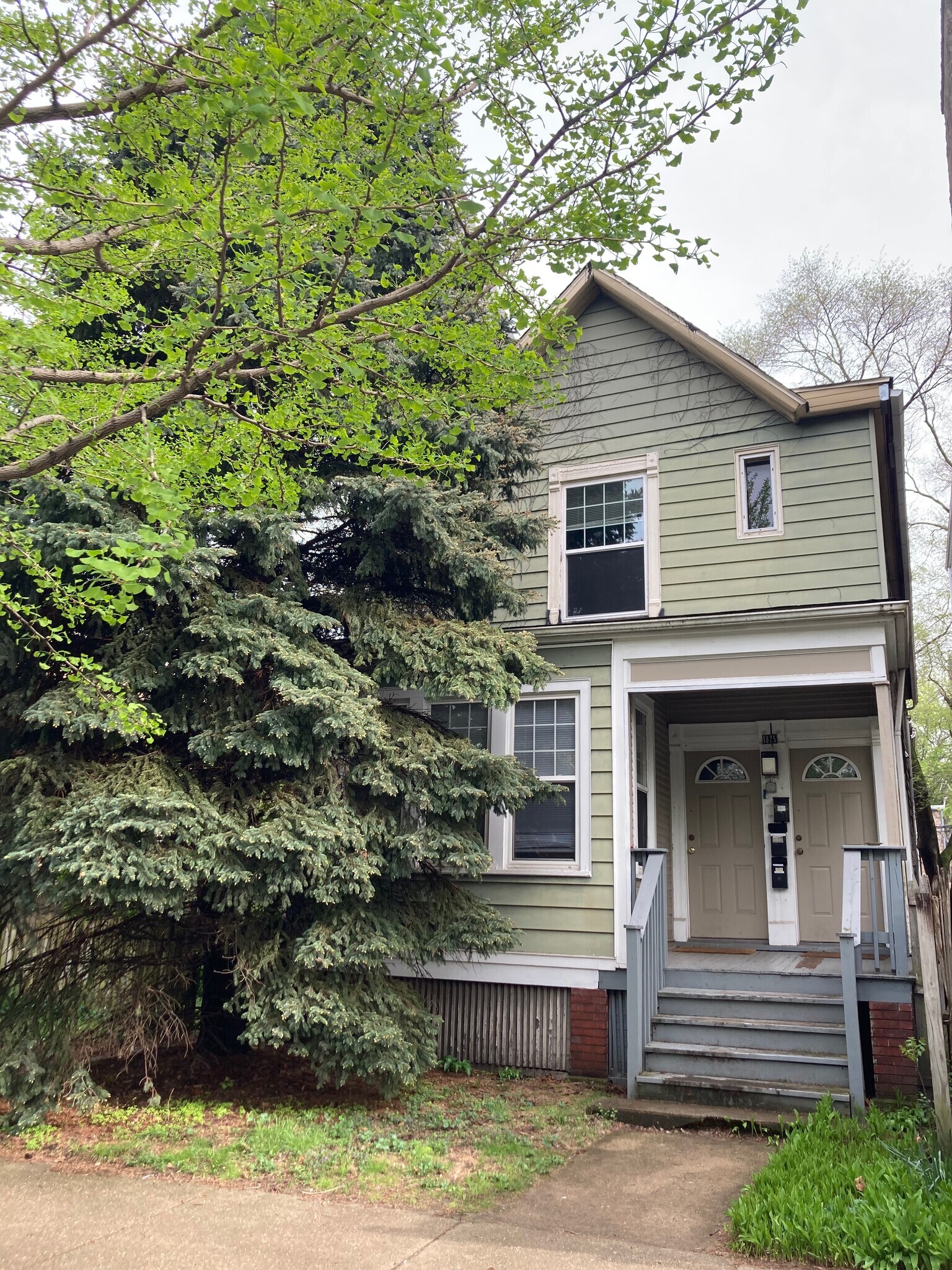 Building Photo - 1825 W Addison St