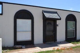 Building Photo - 1551 E 28th Ave