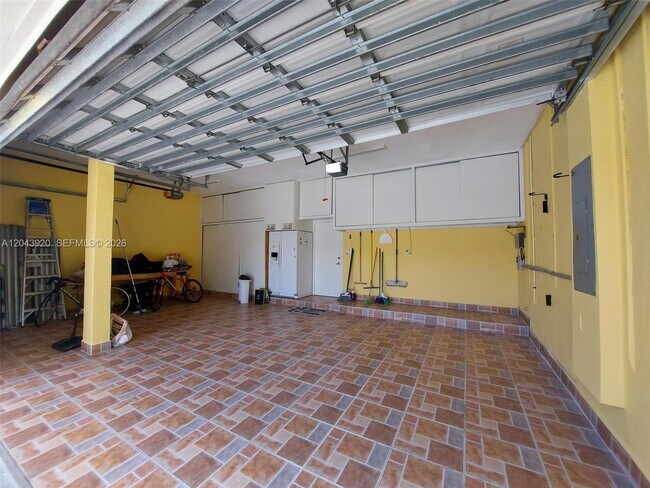 Building Photo - 5350 SW 130th Terrace