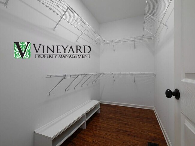 Building Photo - 255 Henson Way