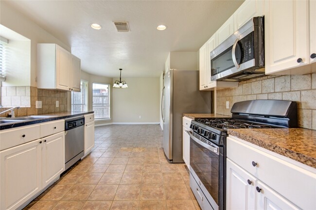 Building Photo - 138 W New Meadows Dr