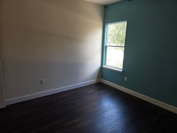 Building Photo - 922 Centaury Dr