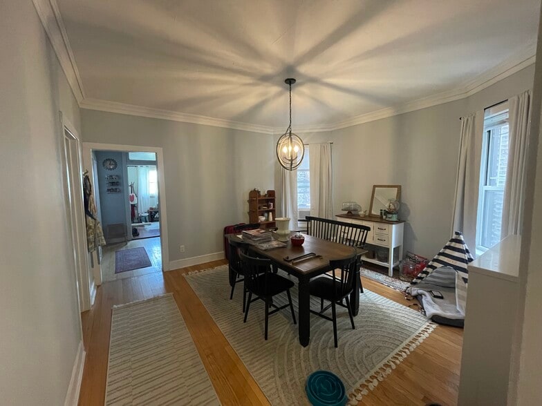 Building Photo - 4858 N Talman Ave