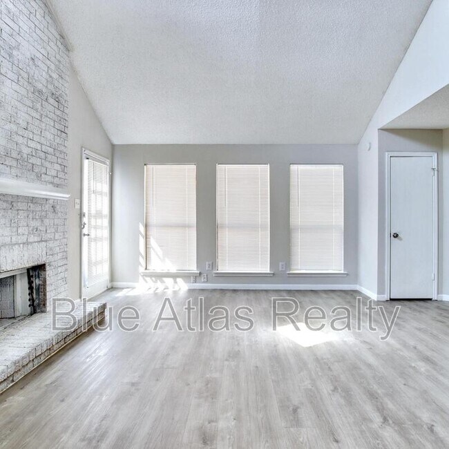 Building Photo - 712 Via Miramonte