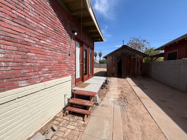 Building Photo - Historic, Charming Home in Coronado Distri...