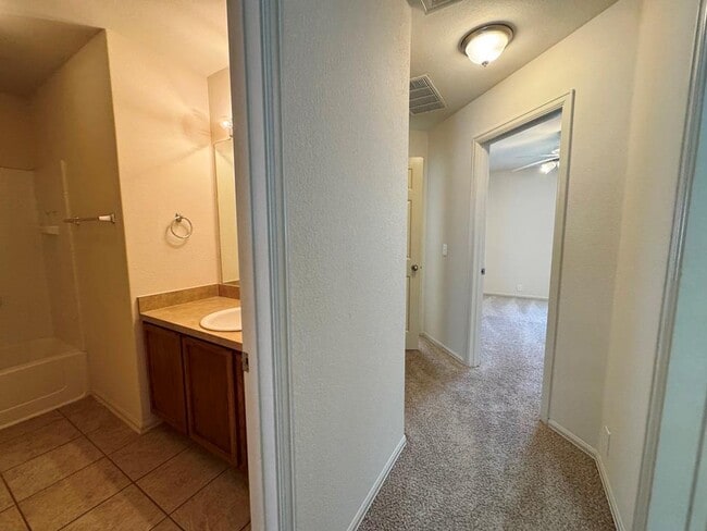 Building Photo - 172 Spruce Dr