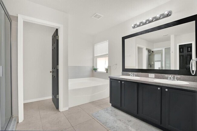 Building Photo - 4732 Barchetta Dr