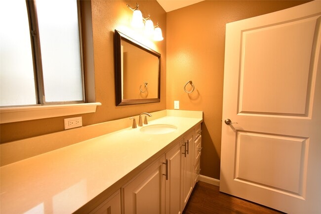 Building Photo - 217 Rachael Ln