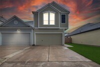 Building Photo - 16518 Strathmore Manor Ln